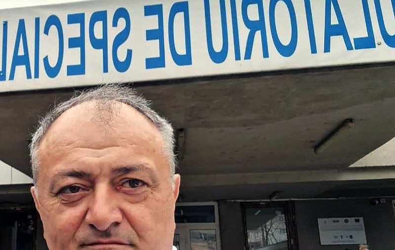 Cazul medicului timișorean Octavian Mazilu care număra șpaga în toaletă: condamnat cu suspendare, pentru că „nu condiționa actul medical de primirea banilor”