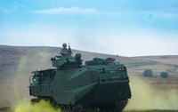 Primele 9 vehicule amfibii de asalt AAV-7 au intrat oficial în dotarea Forțelor Navale Române, la Babadag. România a comandat un lot de 65 de blindate din SUA. Foto: Facebook / Ministerul Apărării Naționale, România