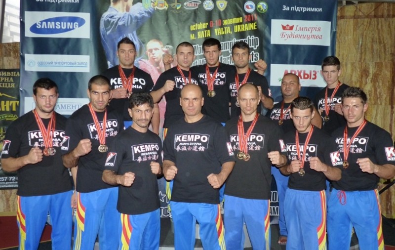 "Băse" i-a premiat pe campionii lotului naţional de kempo