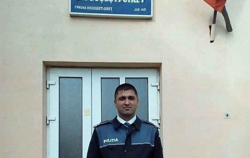 Ce a găsit un polițist la locuința unei bătrâne căreia i se furase butelia. S-a întâmplat chiar în casa vecinului ei