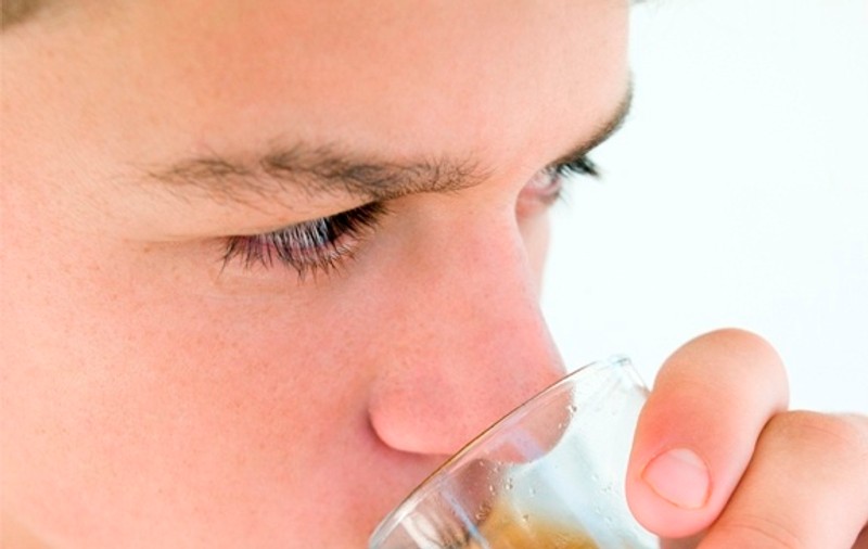 Ai băut un pahar de Cola? Vezi cât trebuie să alergi pentru a da jos caloriile acumulate!