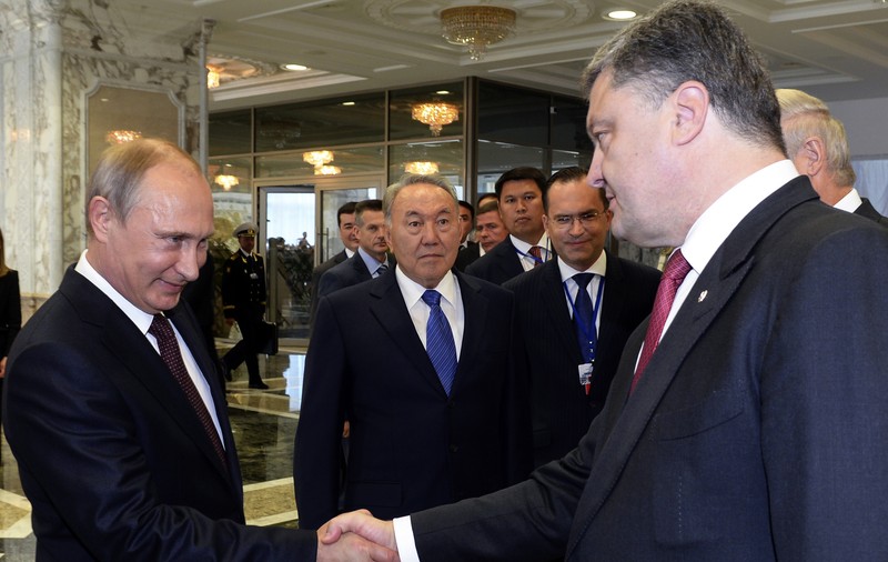 Guvernul de la Kiev şi separatiştii au semnat un acord pentru încetarea focului în estul Ucrainei