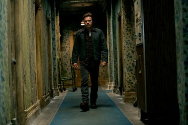 Dan (Ewan McGregor) calcă din nou în hotelul Overlook / Foto: Warner Bros. Pictures