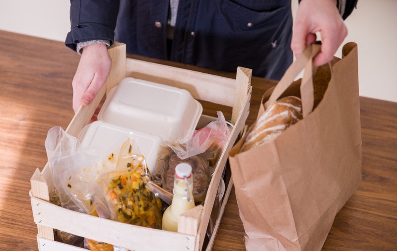 Un client a fost taxat pentru cutia de plastic în care s-a pus șnitelul care i-a rămas, într-un restaurant din Austria: „Totul costă și se adună”