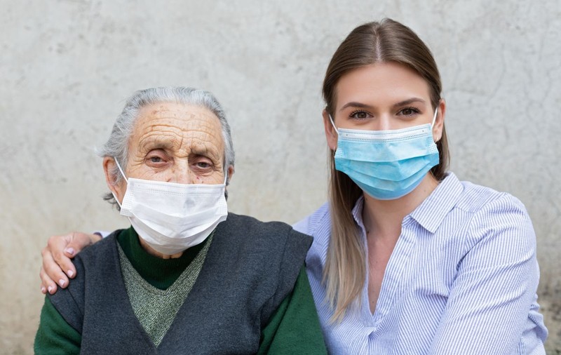 Măștile ar putea preveni un al doilea val devastator de coronavirus. Doar distanțarea socială și carantina nu sunt suficiente