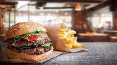 hamburger-cartofi-prajiti