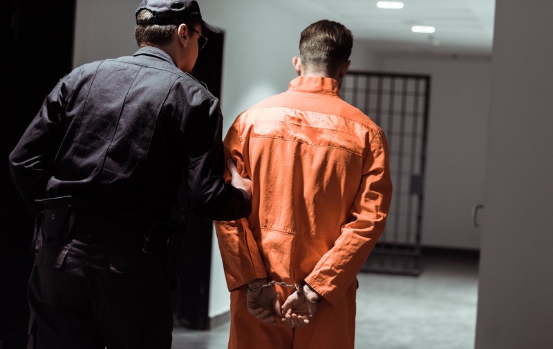 O româncă a plâns la tribunal, supărată că iubitul ei, care o obligase să se prostitueze, în Franța, va merge la închisoare