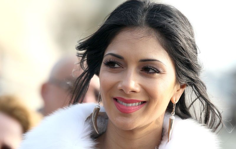Nicole Scherzinger s-a logodit cu Lewis Hamilton?
