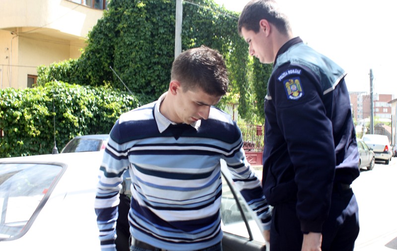 Andrei Lazăr, fiul judecătoarei Liliana Lazăr, acuzat că a lovit cu bâta o mașină în trafic