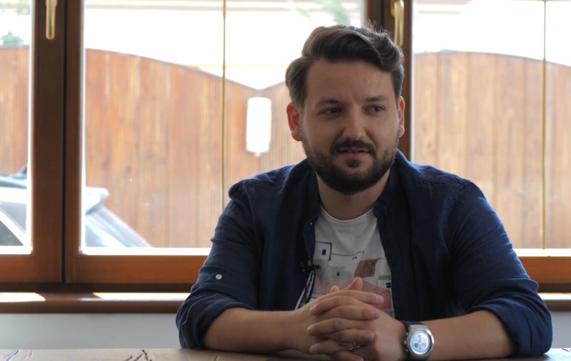 FOTO&VIDEO | Contradicție în termeni muzicali: Edy Chereji, unul dintre creatorii festivalului de muzică electronică Untold, e fan rock și Alexandru Andrieș!