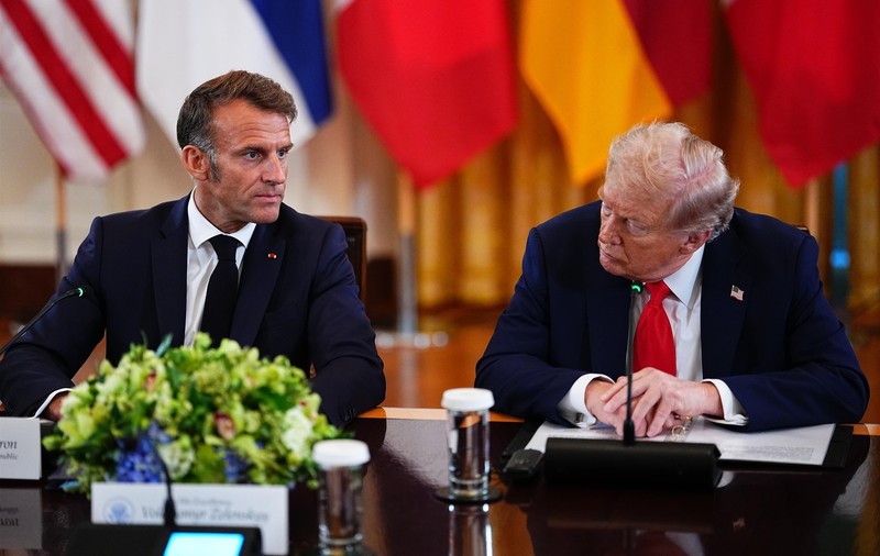 Ce i-a șoptit Donald Trump lui Emmanuel Macron înainte de întâlnirea multilaterală: „Oricât de nebunesc ar părea”