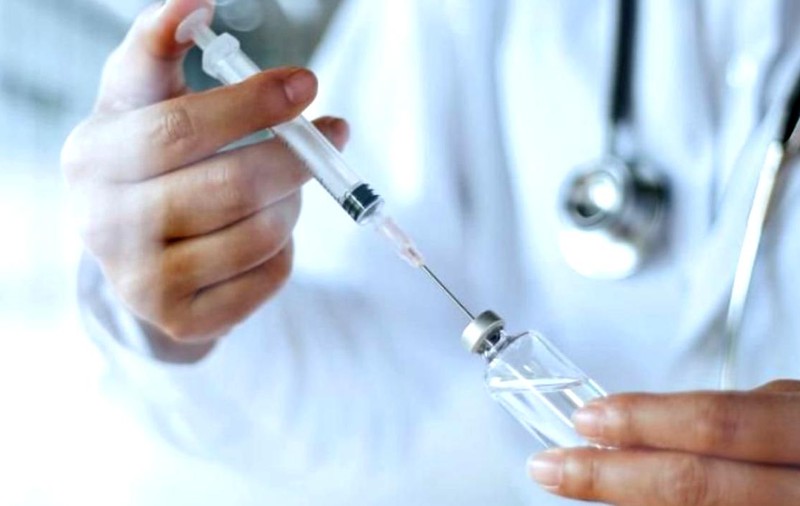 Vaccinarea planetei împotriva COVID-19 ar costa 25 de miliarde de dolari. De ce se finanțează mai multe vaccinuri în paralel