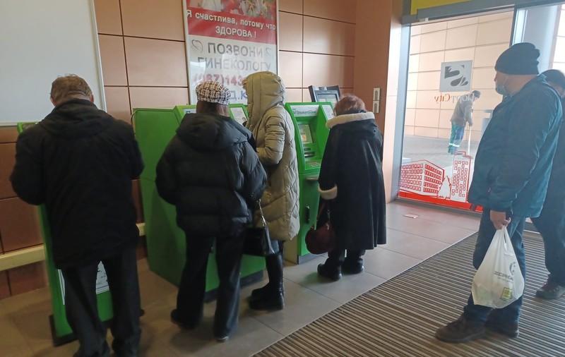 Corespondentul Libertatea, din Mariupol, la 15 km de zona ocupată de armata rusă: Ucrainenii fac cozi la bancomate, se pregătesc să plece