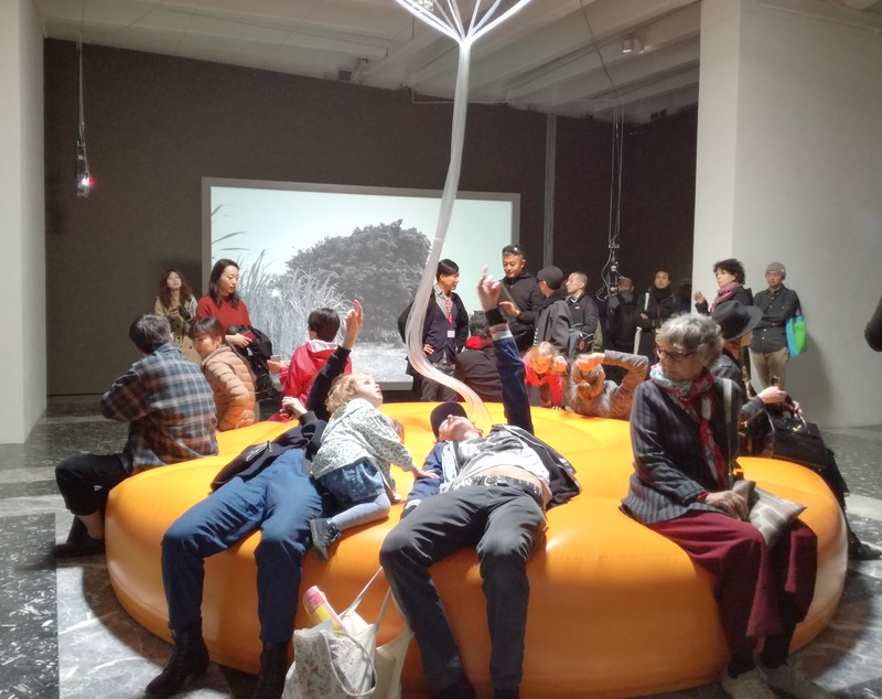 FOTO | Corespondență Libertatea de la Bienala de Artă de la Veneția 2019: de la epava unui vas pe care au murit 1.000 de imigranți până la performance-ul de pe o plajă artificială, cu care Lituania a câștigat Leul de Aur