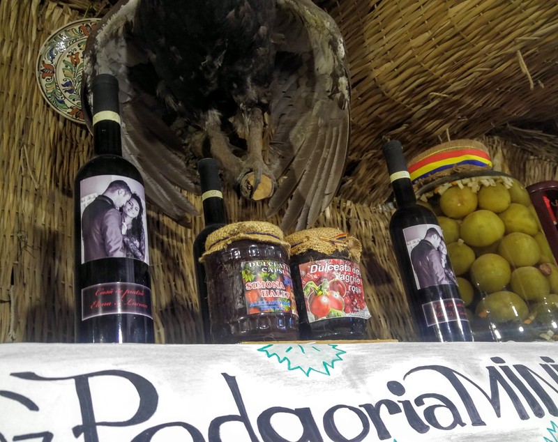 Alejandro Castro, unul dintre fiii lui Fidel Castro, este îndrăgostit de România. Îi place să se distreze la Bușteni. Lăutari, dulceață ”Halep”, vin ”Bute”! / FOTO&VIDEO
