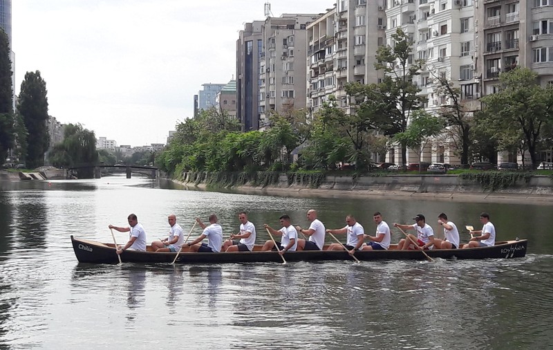 Concurs de vâslit în canotcă, pe malul Dâmboviței. Ivan Patzaichin e prezent la „Descoperă Rowmania”