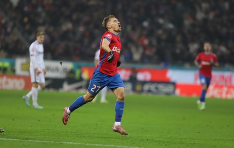 Superliga: FCSB-Rapid 2-1, după un derby superb și o fază controversată în final