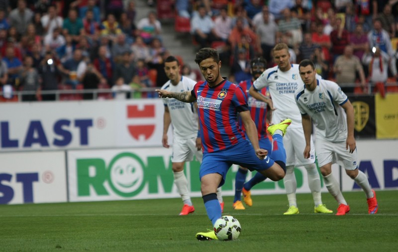 Liga I: FC Botoșani - Steaua 0-1. Gazdele au dominat cvasitotal, ”Brad Pitt” Tudor le-a refuzat măcar un penalty! Campioana, îngrămădită în propria jumătate, a luat o puzderie de ”galbene”. ^Indezirabilul Iancu, gol superb, dintr-o ”liberă” ușor acordată! În Serbia, Novi Pazar - Partizan 3-2!