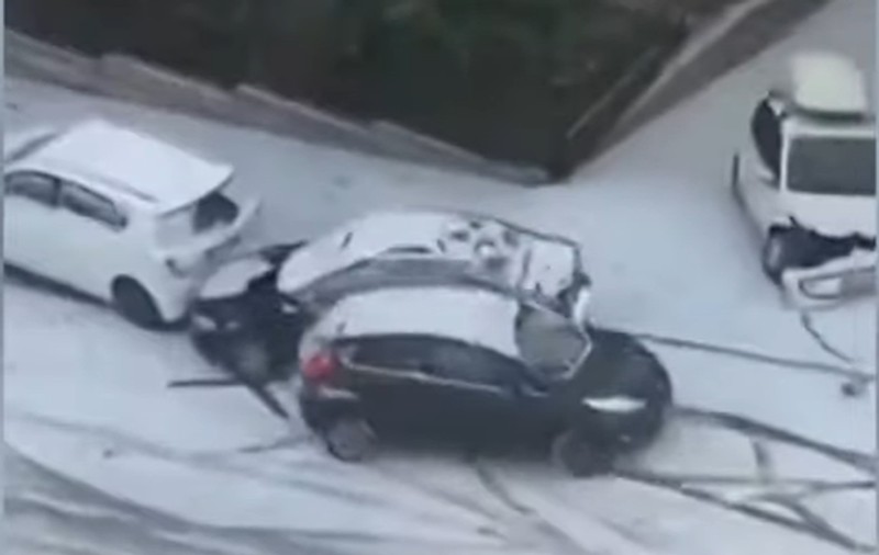 VIDEO | Imagini incredibile din capitala Turciei: străzile, transformate în patinoare după o ninsoare