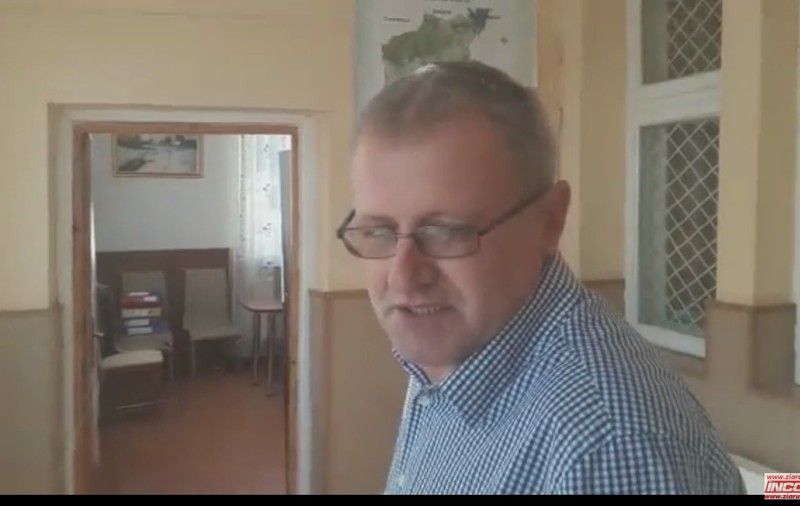 Primarul care a fost condamnat pentru pornografie infantilă a fost trimis să muncească la o grădiniță!