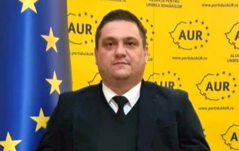 Coordonatorul AUR Piatra-Neamţ şi alți membri ai partidului condus de George Simion s-au înscris în PNL