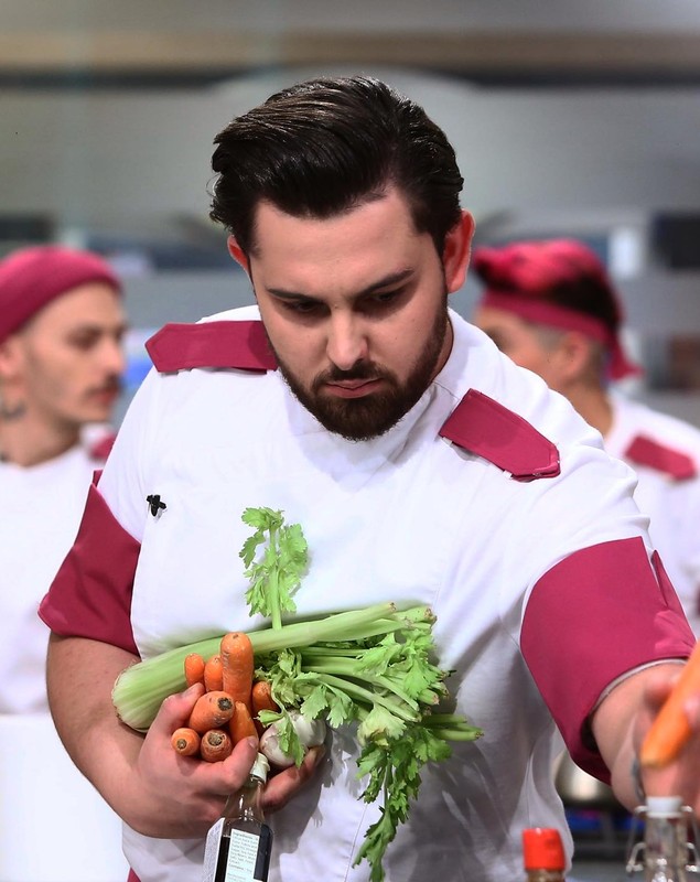 Janni Alexandridis va prezenta emisiunea „Meniu de vedetă”. Câştigătorul sezonului 12 „Chefi la cuţite” a semnat cu Antena Stars