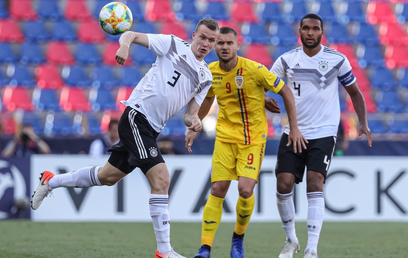 ANALIZĂ | Tinerii tricolori s-au luat la luptă dreaptă cu un colos al fotbalului mondial. Puțini, dar buni
