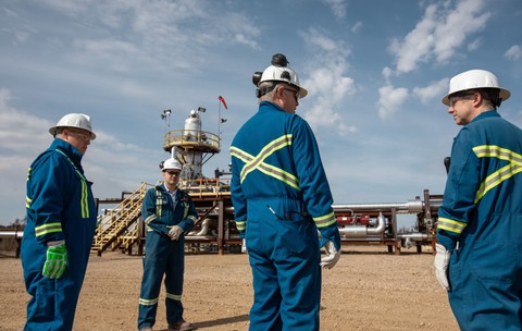Ce salarii se câștigă în sectorul de petrol și gaze. Cât câștigă un petrolist vs un geolog