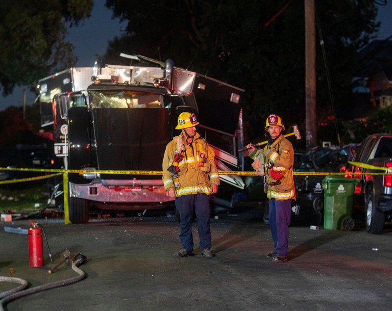 17 răniți, după ce geniștii au detonat greșit o încărcătură de artificii, în Los Angeles