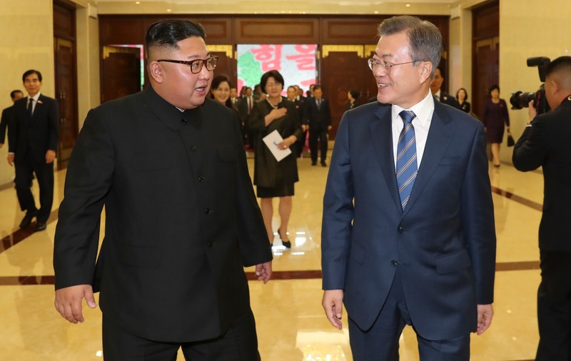 Kim Jong-un și Moon Jae-in încheie summitul de trei zile cu o vizită pe un munte sacru
