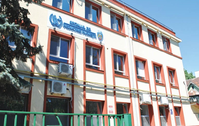 Bătaie la Spitalul de Pediatrie din Ploiești. Tatăl unui copil care aștepta pe hol a agresat un agent de pază