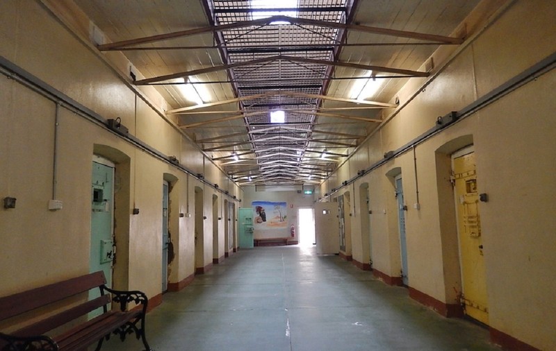 Un băiat de 13 ani a fost ținut 45 de zile la izolare, într-un centru de detenție pentru minori din Australia, fără să fie condamnat