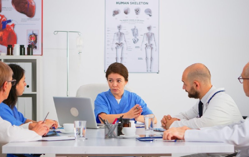 Colegiul Medicilor București anchetează cazul bebelușului despre care mama spune că a fost lăsat să moară la Maternitatea Polizu