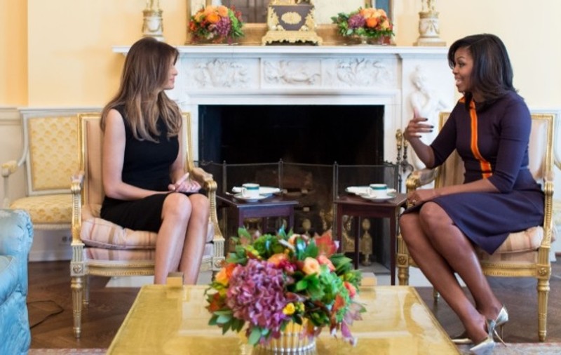 Un designer care a îmbrăcat-o pe Michelle Obama refuză să colaboreze cu Melania Trump