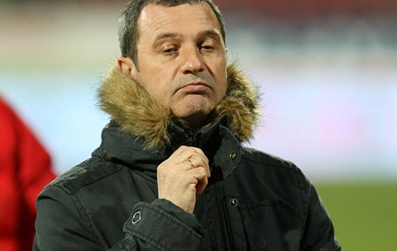 Mircea Rednic tratează cu o echipă din România