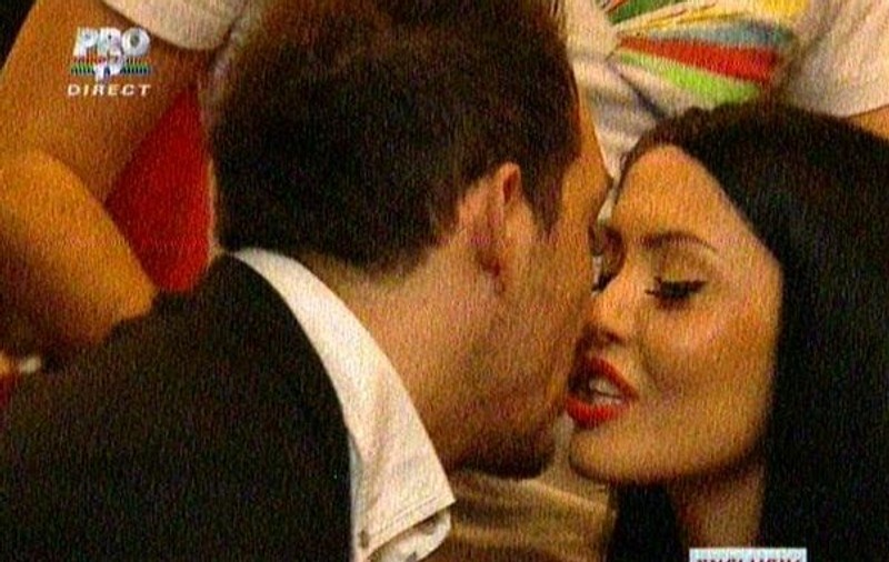 Mama lui Ștefan Stan NU o are la INIMĂ pe Andreea Mantea?Uite cum a reacționat când a aflat că fiul ei se ÎNSOARĂ!