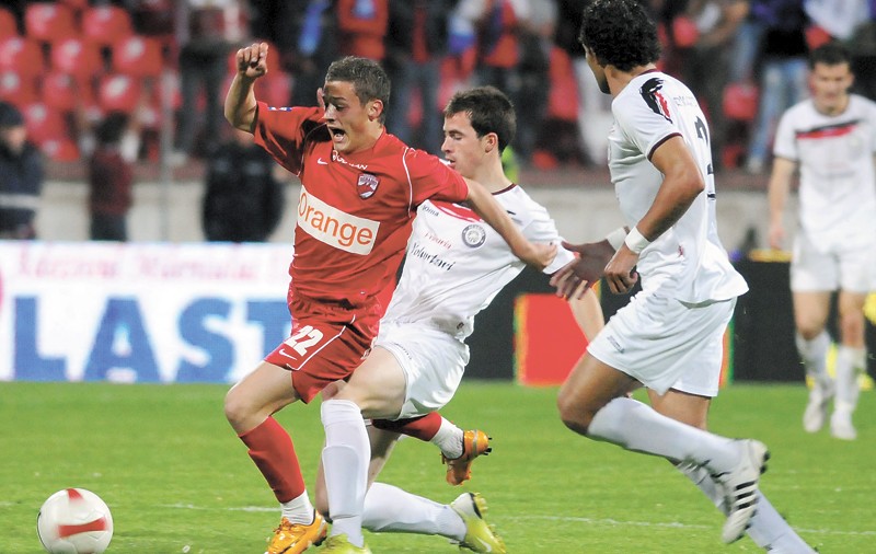 Dinamo şi Unirea Urziceni îşi dispută în această seară primul loc în Liga I