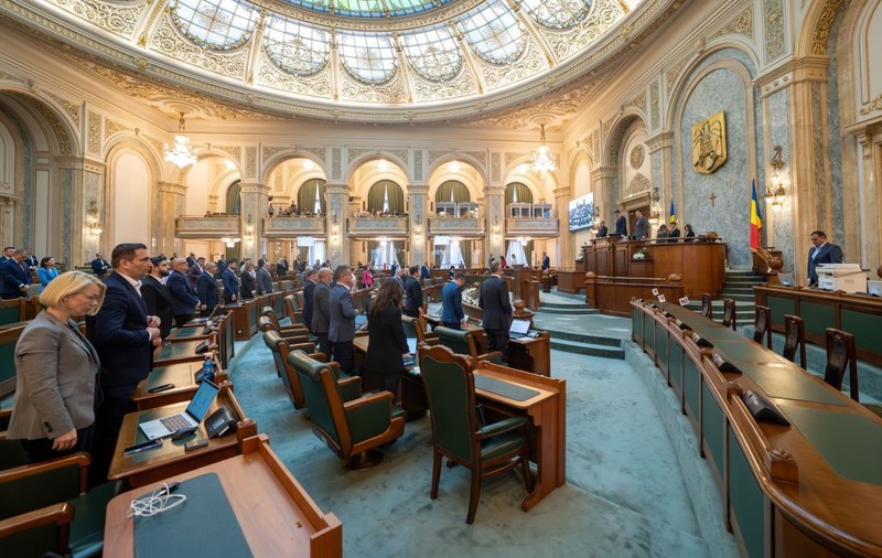 Închisoare de până la 10 ani pentru inițierea de organizații fasciste sau legionare: proiectul a fost adoptat de Senat
