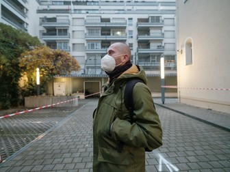 Cristian, votant la secția 158 de la Ambasada României la Berlin