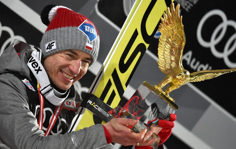Polonezul Kamil Stoch a câştigat Turneul celor 4 Trambuline. A fost a 65-a ediție a competiției de sărituri cu schiurile / FOTO