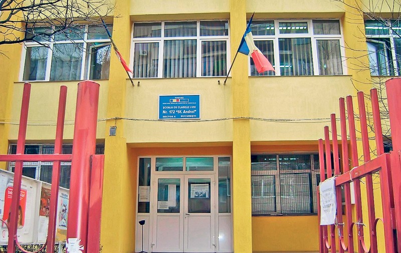 Scandalul «învăţătoarei şpăgare» a declanşat la Ministerul Educaţiei un val de reclamaţii în care părinţii se plâng că trebuie "să cotizeze" la şcoală