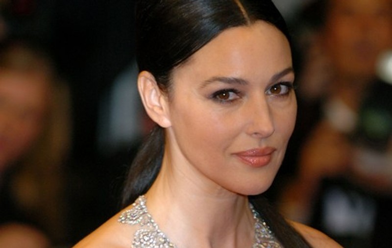 Dezvăluire şoc! Monica Bellucci, lesbiană. Iată ce spune una dintre iubitele ei!