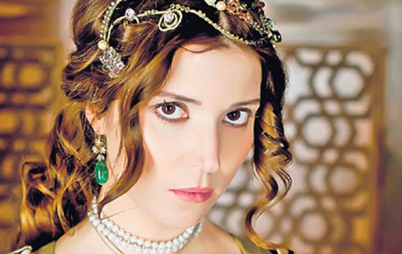 «Suleyman Magnificul - Sub domnia iubirii» | Sultana Hatice vrea să se sinucidă