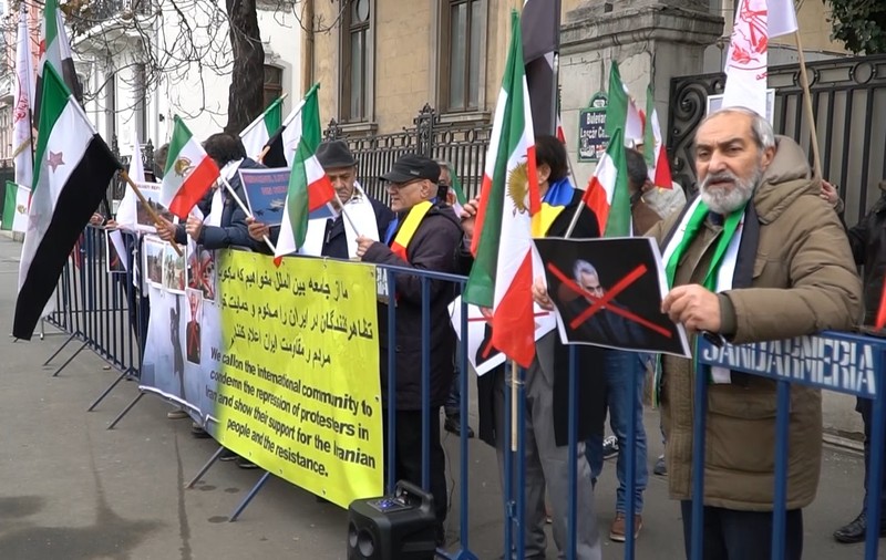 Protest al comunității iraniene din România, în fața Ambasadei: „Mulțumim lui Trump că l-a asasinat pe Soleimani!”