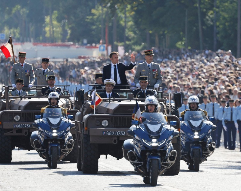 Franța celebrează ziua naţională. Parada militară, perturbată de organizarea Jocurilor Olimpice | VIDEO
