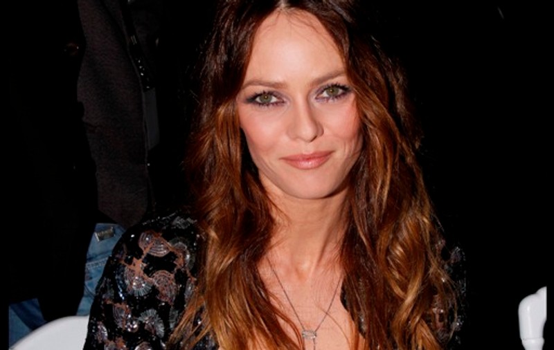 Tot răul spre bine! După despărţirea de Johnny Depp, cântăreaţa Vanessa Paradis şi-a găsit un milionar francez!
