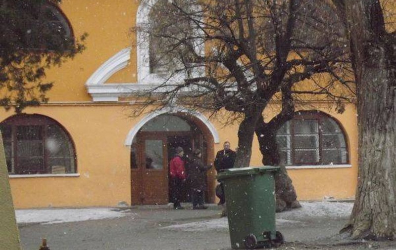 TENTATIVĂ de SINUCIDERE la un LICEU din Miercurea Ciuc! Un elev s-a aruncat de la geamul clasei