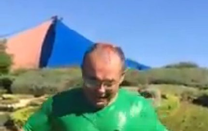 A FĂCUT-O şi EMIL BOC! Fostul premier, PROVOCARE cu gheaţă, ÎN LIMBA ENGLEZĂ, pentru Elena Udrea | VIDEO