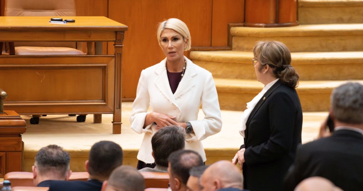 Deputata PNL Raluca Turcan participa la dezbaterile privind noul pachet de legi ale educatiei, in Camera Deputailor, miercuri, 10 mai 2023. RAUL STEF / MEDIAFAXFOTO