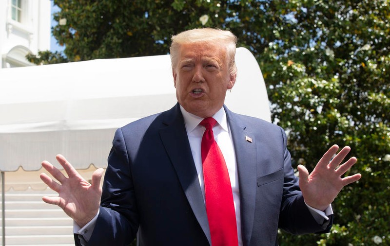 Donald Trump spune că SUA au depășit criza COVID-19, deși 1.000 de americani mor zilnic